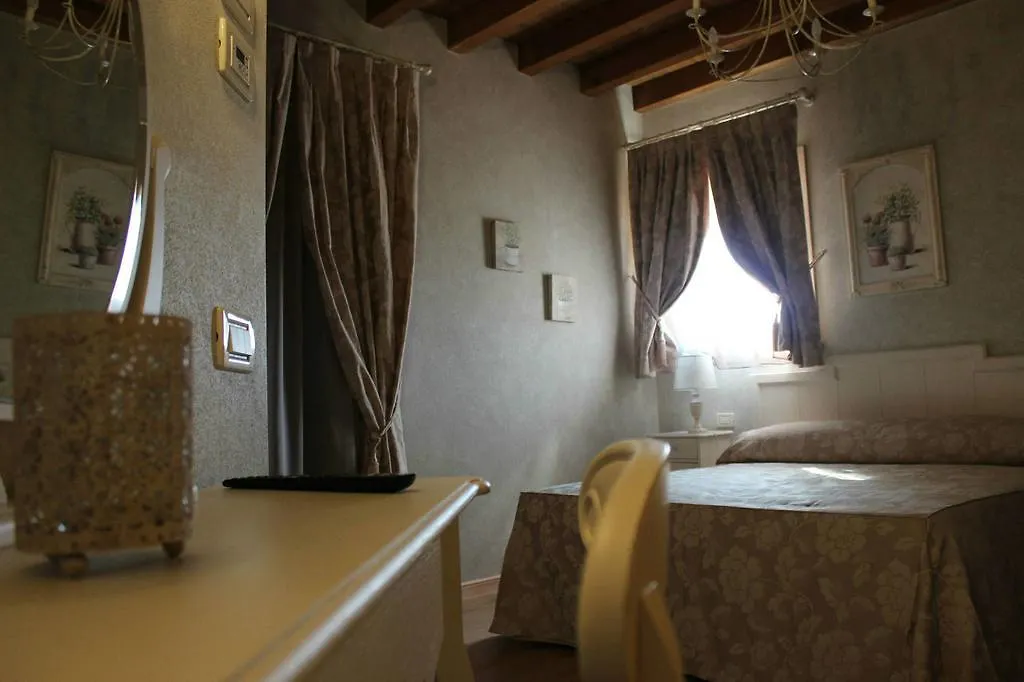 Relais Mondotella Pozzolengo Italien